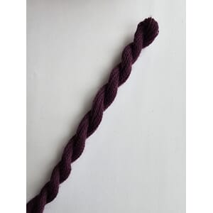 8013 mørk rødlilla (20 tråder/ 145 cm)