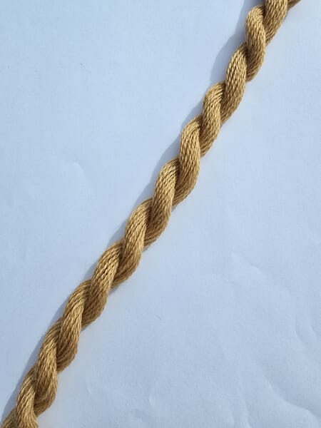 8035 rødgyllen beige - 20 tråder a 150 cm