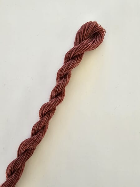8045 mørk gammelrosa (20 tråder/ 145 cm)
