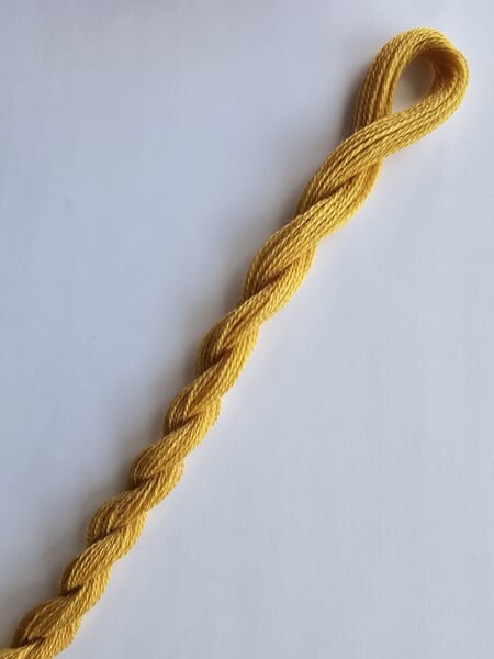 8107 okergul (20 tråder/145 cm)
