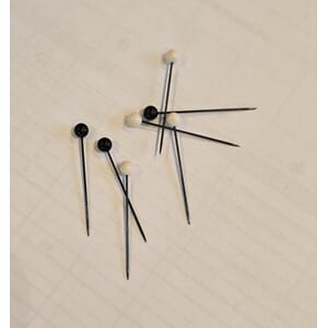 Knappenåler 30x0,6 mm - sorte/hvite på sorte pinner - 20 g