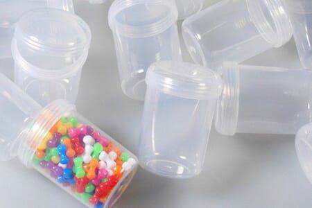 Runde plastbokser - H 5,5 cm/ Ø 4 cm