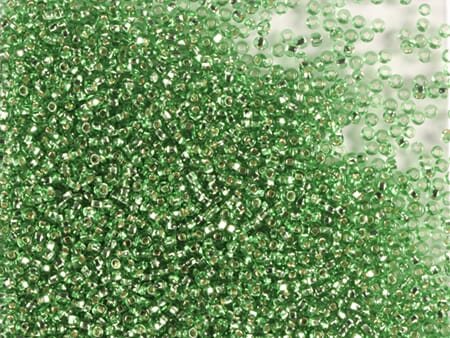 Bunadsperler - 57100  Italian grønn m/ sølv kjerne